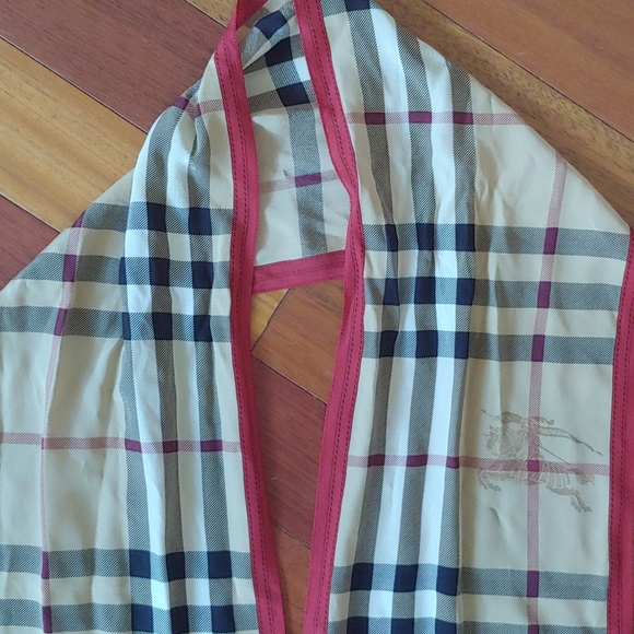 Silk burberry scarf NWOT - Picture 4 of 5